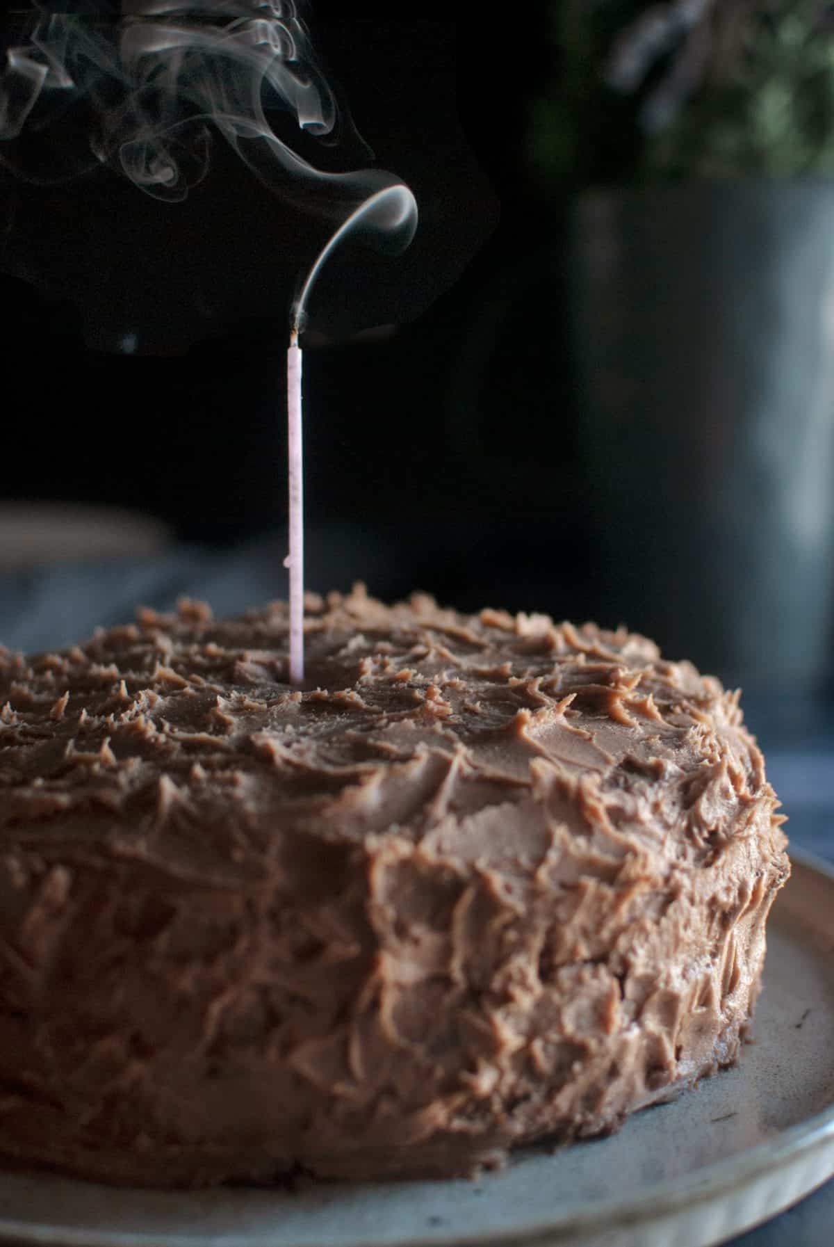 τούρτα σοκολάτας με βουτυρόκρεμα και γκανάζ, chocolate cake